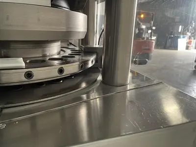 USED 2005 VANGUARD PHARMACEUTICAL MACHINERY VRP1124