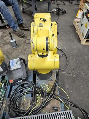 USED 2011 FANUC LR MATE 200IC