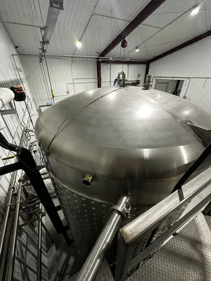 2500 Gallon Tank – 2 of 3