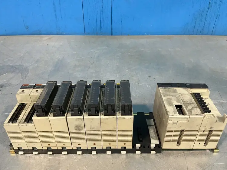 Used OMRON CPU32 Programmable Logic Controllers Ohio US | HGR 24 #1345361