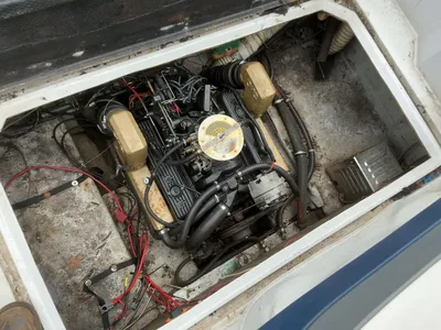 USED 1987 RINKER FIESTA VEE 250