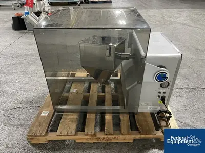USED GlobePharma 16 Quart Globe Pharma Maxiblend Blender, Tote and Twin Shell
