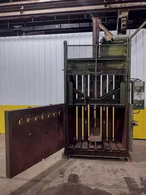 60" X 30" X 48" SELCO MODEL #V5-HD HYDRAULIC VERTICAL BALER: STOCK 17517