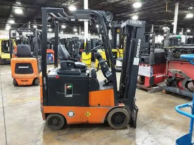USED 2019 DOOSAN BC15S-5