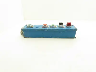 Hoffman Allen Bradley E1 800T 6-Position Enclosure Buttons Switch Light 120VAC