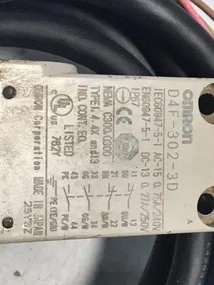 USED OMRON D4F-302-3D