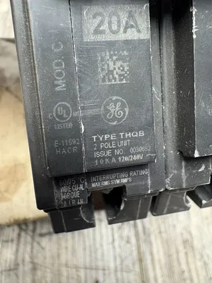 Used GENERAL ELECTRIC THQB2120 TXQB2125 Circuit Breakers South Carolina US | ESS Industrial Equipment Sales #1251367