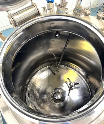 PRECISION STAINLESS EQUIPMENT 1500 Liter Sanitary Stainless Steel Reactor / Fermenter REACTORS | EcReCon Inc (4)