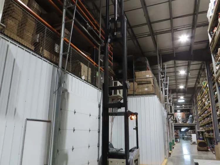 Used CROWN _UNKNOWN_ Misc Forklifts Indiana US | Arrow Industrial #726861