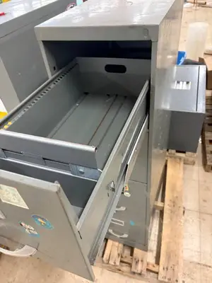 4 drawer metal filing cabinet