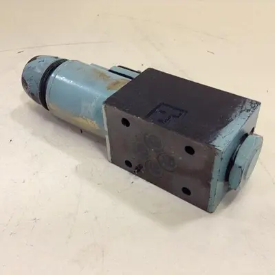 USED VICKERS DG4V-3S-2AL-M-U-HL7-60-EN490