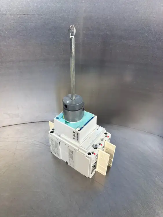 Used Allen-Bradley 140G-H6C3-C30 Allen Bradley Tripped Circuit Breaker PLC Processors | Palmetto Automation #1150195