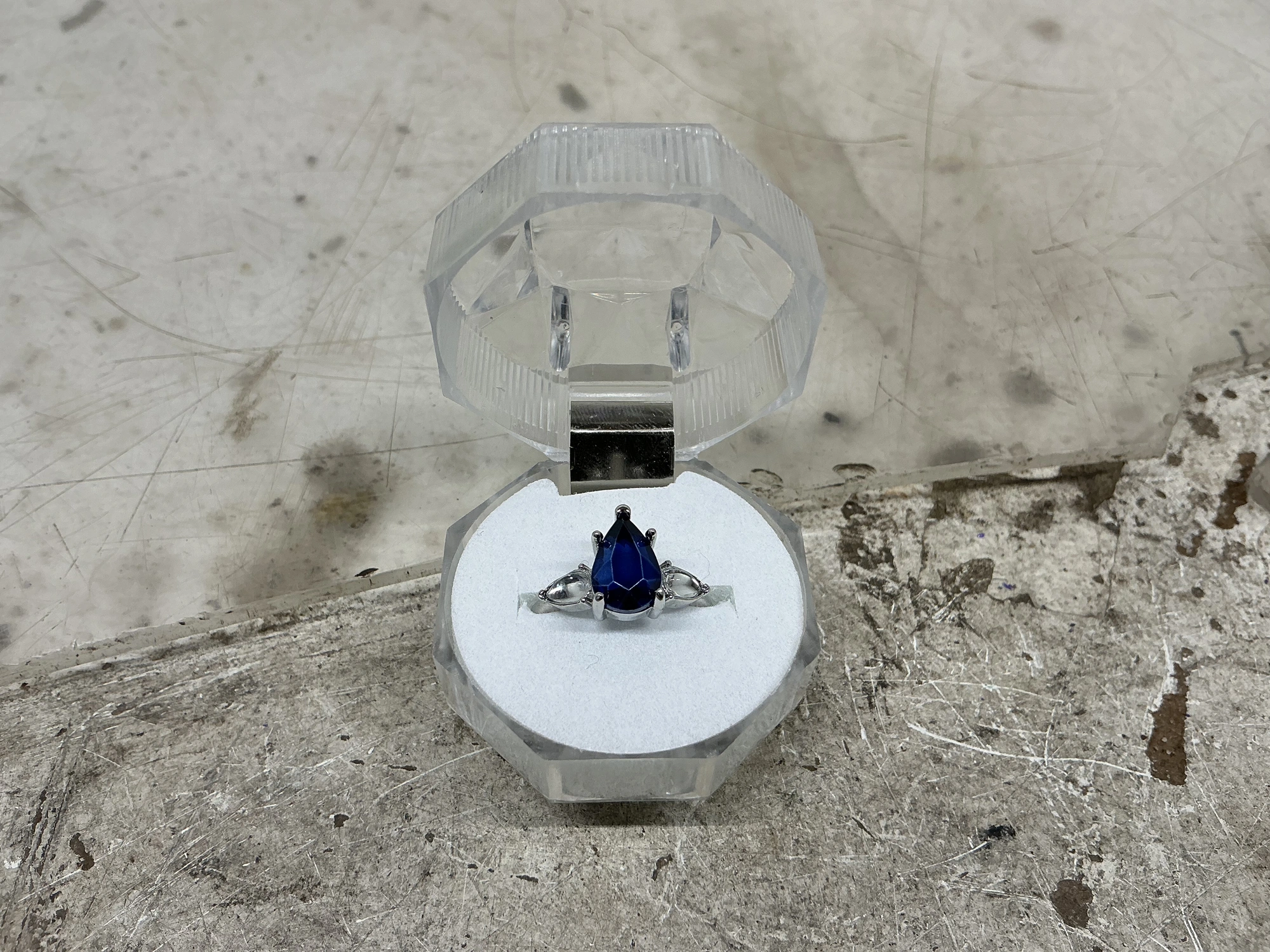 Used _UNKNOWN_ _UNKNOWN_ Jewelry & Gemstones Michigan US | Miedema Asset Management Group #1320098