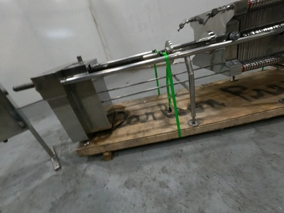 APV 24" x 24" Filtres à plaque et cadre | Perry Equipment (8)