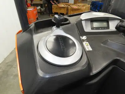 Doosan Forklift Stand On 36V Electric Pantograph Reach Truck 3714lbs 4475h 20' L