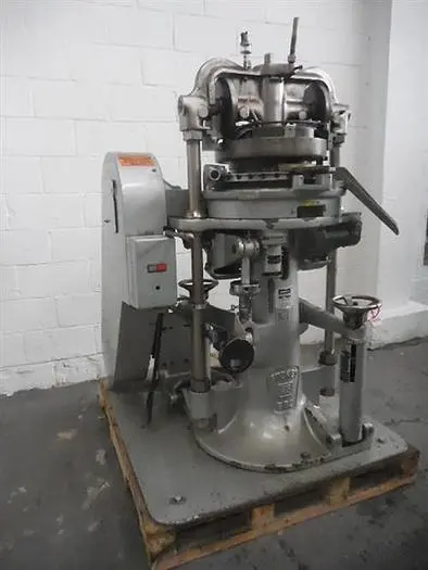 Stokes BB2 35-Station Rotary Tab Press -