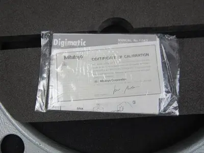 MITUTOYO MIII8 Digit Outside Micrometer, 10-11", .001 mm with case