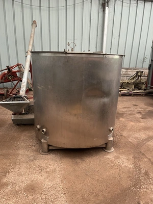 2,000L S/S Enclosed Electrically Heated Tank