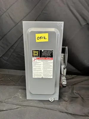 LOT OF VARIOUS ELECTRIC DISCONECTS AND PANAL BOXES