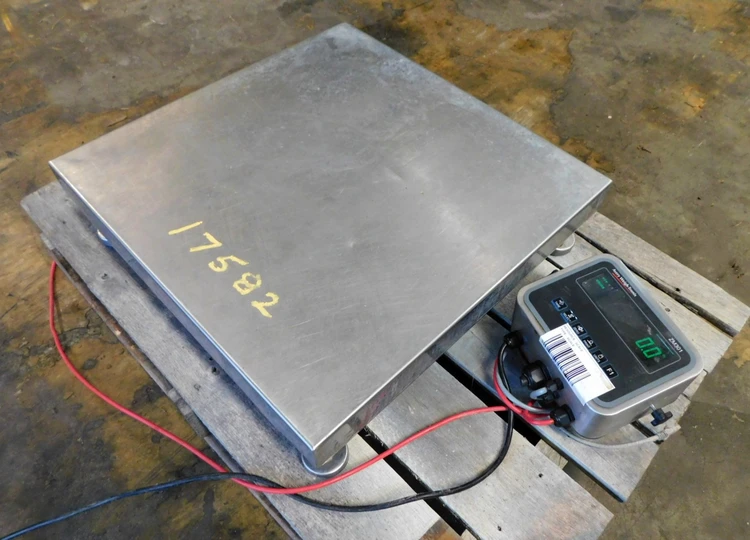 Used AVERY WEIGH TRONICS ZM-301-SD1 Platform Scales New Jersey US | Champion Trading Corporation #806658