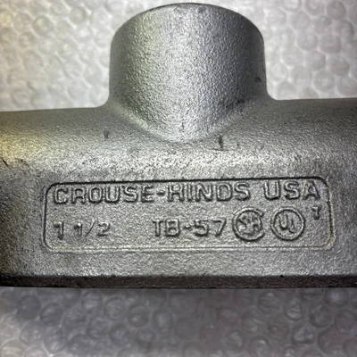 NEW CROUSE-HINDS 1 1/2 TB-57  1 1/2 T 57