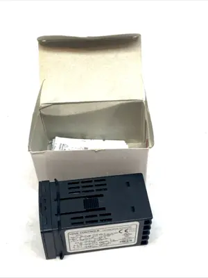 USED MAVERICK INDUSTRIAL SALES 1/16 DIN TEMP/PROCESS CONTROLLER CURRENT-RELAY