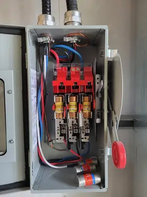 5 kV E-House Genset Control Room PDC w/ 9 x 1200 amp Breaker