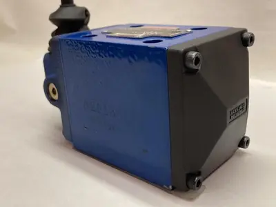 New | in-Stock REXROTH R900589912 4WMM10C31/F Pump & Valve Parts | Surplus Asset Holdings #1218819