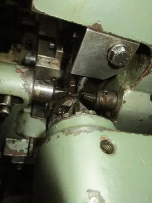 8509-100 OMBI Model FTR10 Boston Link Chain Making Machine