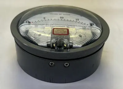 New | in-Stock DWYER 2020C Universal Pressure Meters Ohio US | Surplus Asset Holdings #1234610