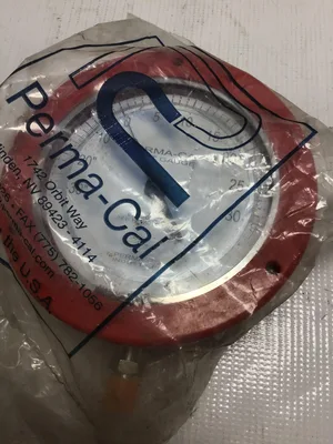 Perma-Cal Industries 101FTM27R21 Pressure Gauge Dial Indicating