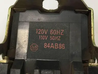 USED ALLEN BRADLEY 700-N400A1