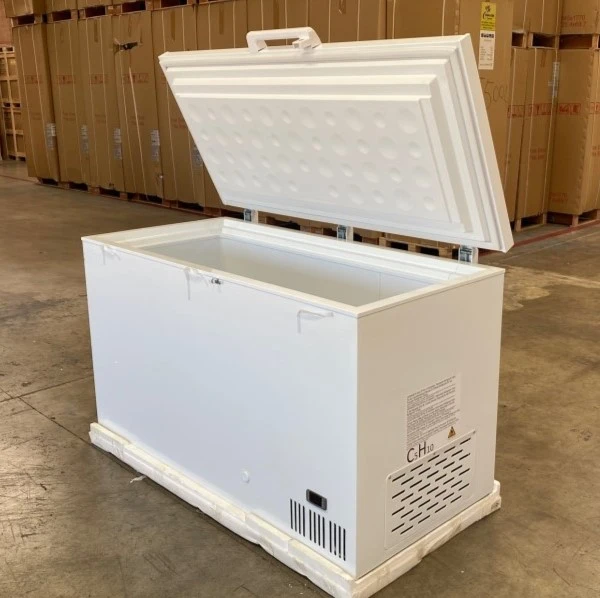 171-0391 57" Solid Top Self Contained Ultra Low Temperature Chest Freezer