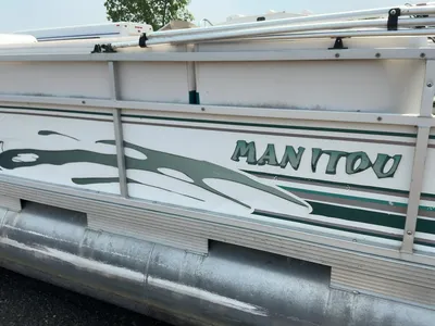 1998 Manitou Unknown 20' Pontoon Boat