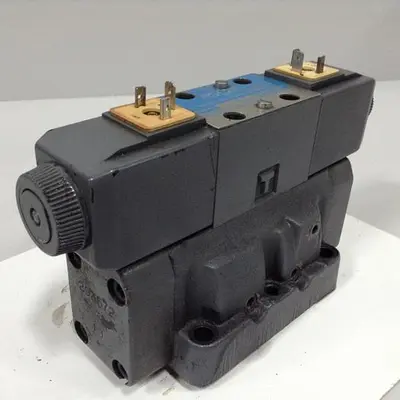 USED VICKERS DG4V-3-6C-M-U-HL7-60-B13