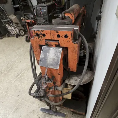 HYDRAULIC TUBE & PIPE BENDER W/ TOOLING. STOCK # 0560625.