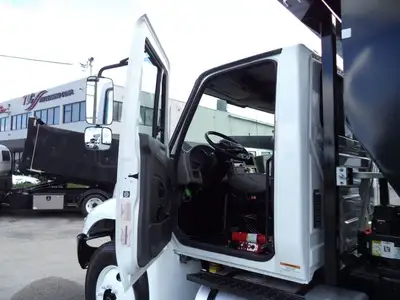 Used 2019 INTERNATIONAL _UNKNOWN_ Hooklifts & Roll-Offs Florida US | TLC Truck & Equipment #1568910