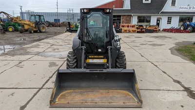 USED 2023 NEW HOLLAND L318