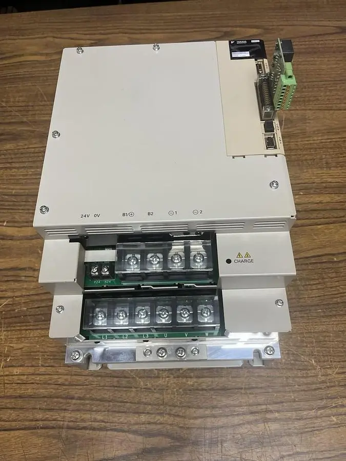 Used YASKAWA SGDV-210D01A002000 Servo Drives | Surplus Asset Holdings #1227085