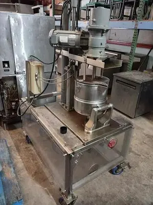 USED 2003 GROEN GAK30