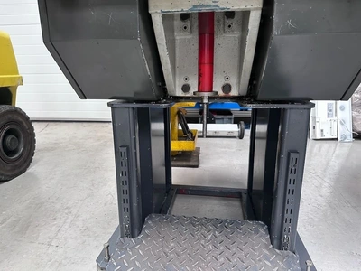 Used 2002 HARE 8HP Hydraulic Presses GB | Charter Auctions #1398532