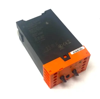 USED E. DOLD & SÖHNE VOLTAGE CHANGE RELAY