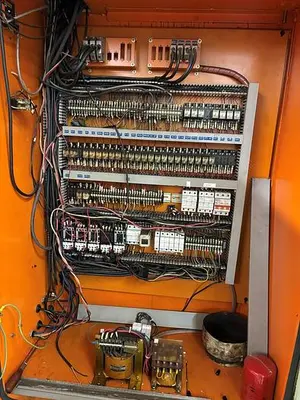 USED 1995 TAKUMI V15A