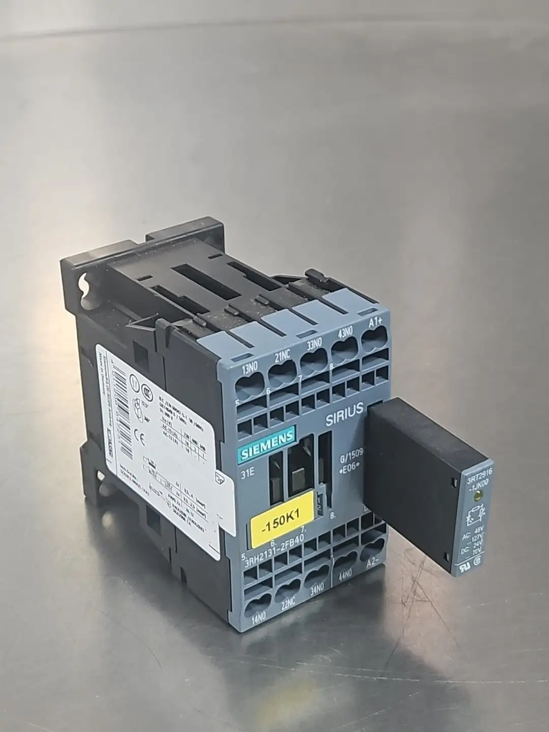 Siemens 3RH2131-2FB40 w/ 3RT2916-1JK00 SIRIUS Contactor, 24VDC. 4E-19
