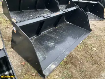 New Tomahawk 90” snow/mulch skid steer bucket, welded on high carbon cutting edge, skid steer...