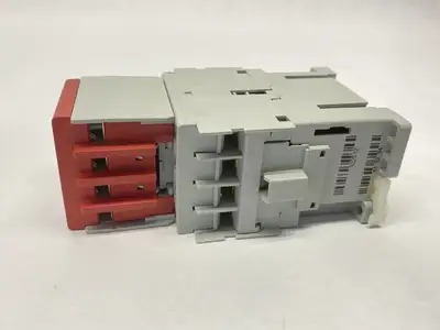 USED ALLEN-BRADLEY SER A SAFETY CONTROL RELAY 10A 600VAV 24VDC COIL