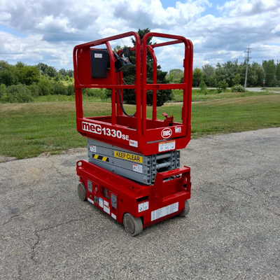 Used 2017 MEC 1330SE Scissor Lifters Wisconsin US | Stack Equipment #926388