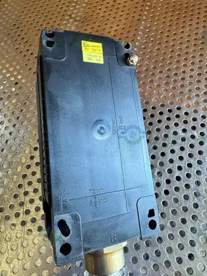 Used ALLEN BRADLEY ASSEMBLED STATION 12-250 VAC W/ EMERGENCY STOP Electronics & Components California US | Equipment Lab #1427416