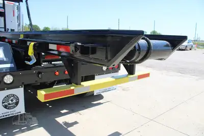New | in-Stock 2027 PETERBILT 548 Rolloff Trucks Texas US | Roll Off Truck World #1492012