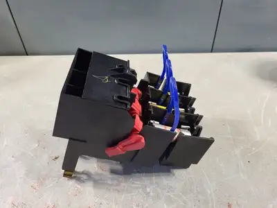 Disconnect Switch with 25 Amp Fuse